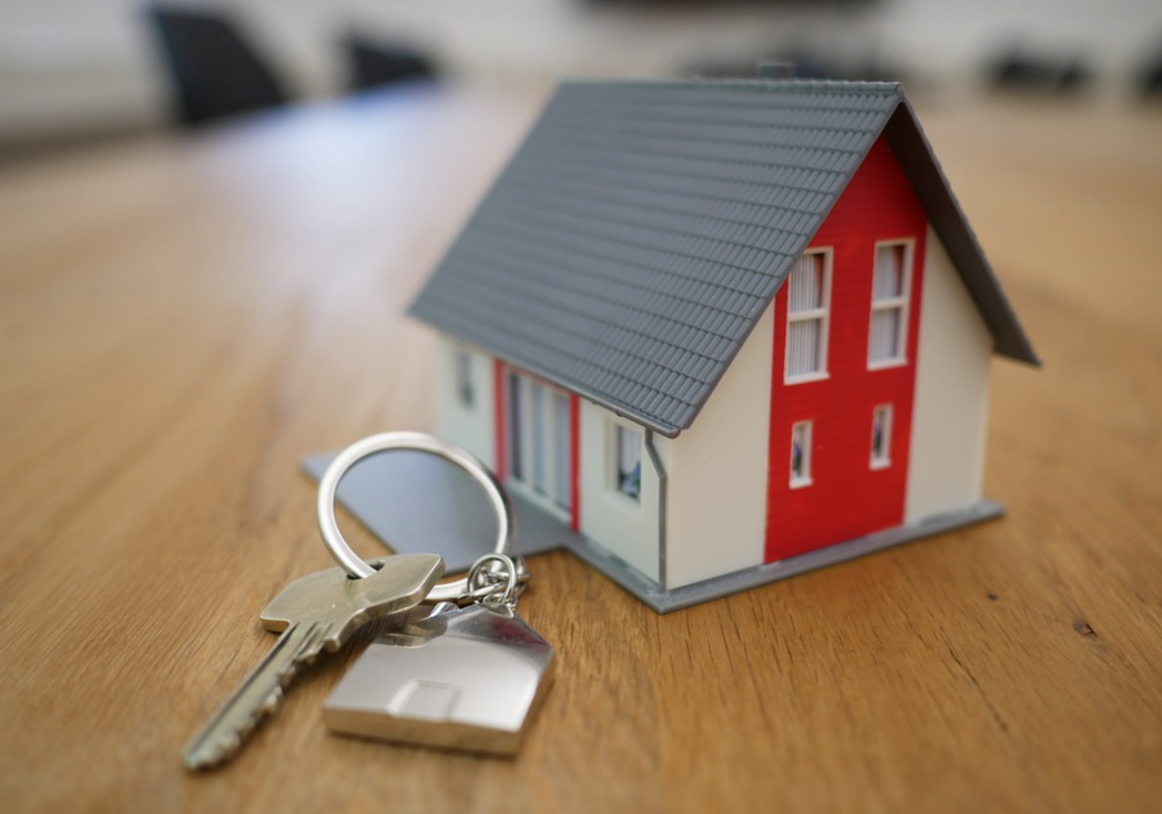 klíče a dům